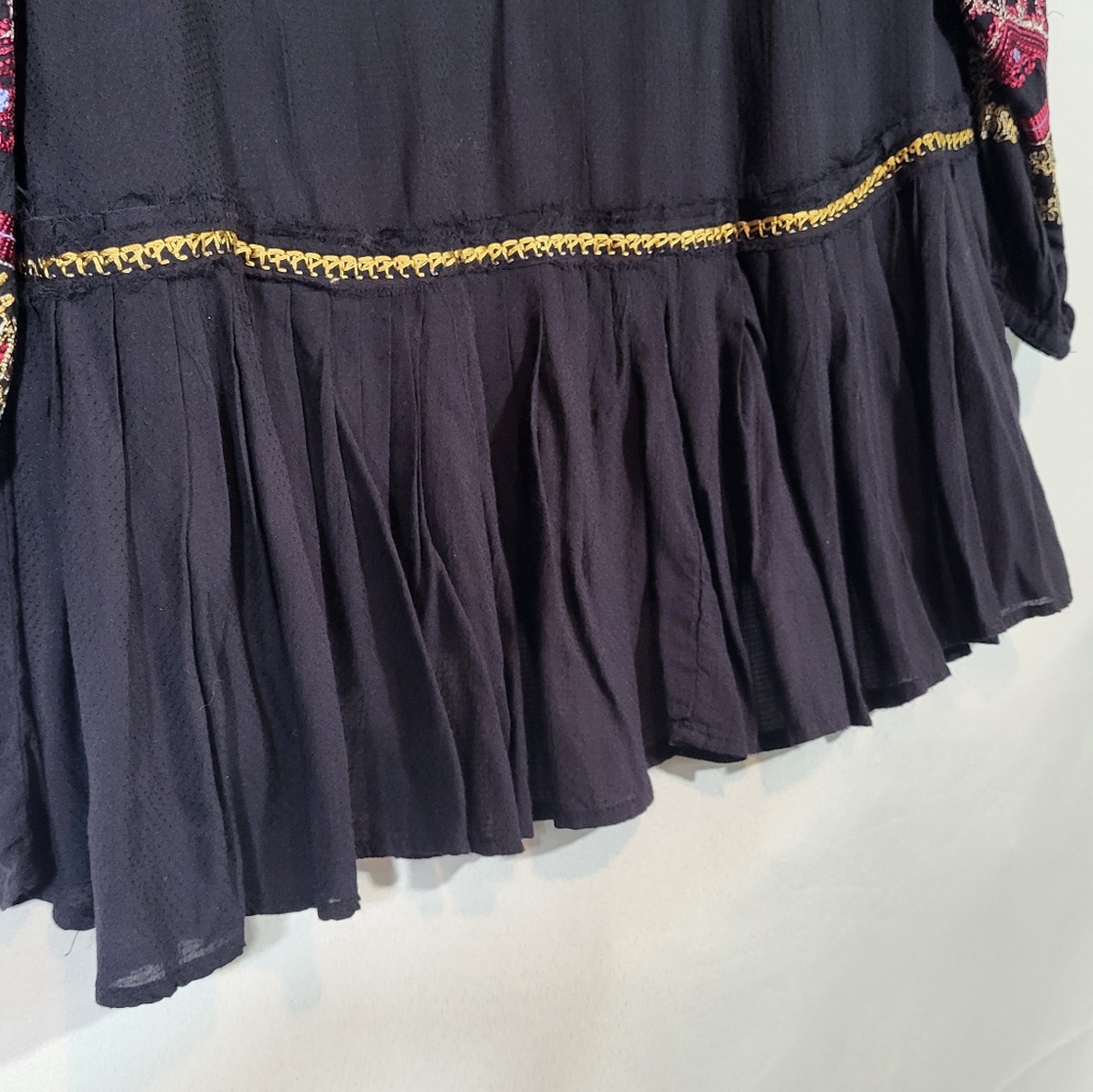 Free People WILD ONE Peasant Dress Size XS V Neck Black Embroidered Boho pockets - Picture 7 of 15